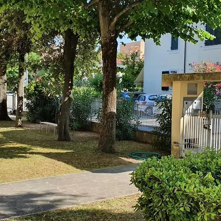 Garden Ceschi Apartment *